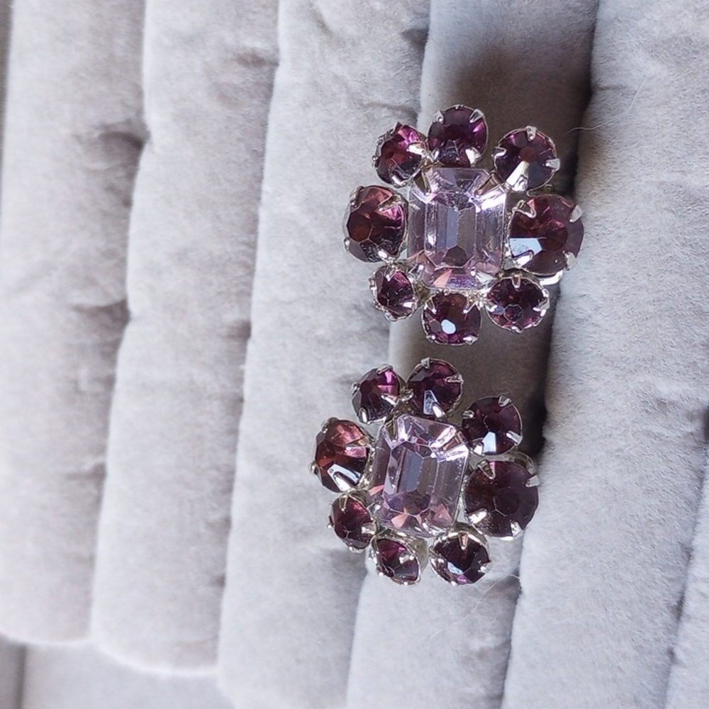 Vintage Unsigned Amethyst Lilac Emerald Cut Halo 3/4in Clip Earrings